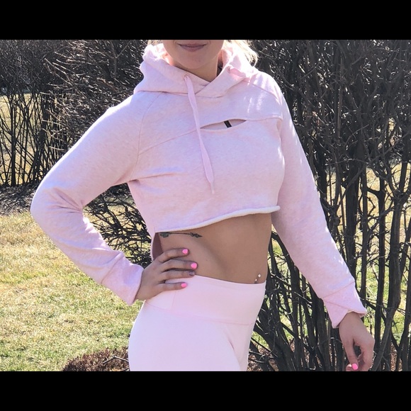 Gymshark Tops - Gymshark cropped hoodie